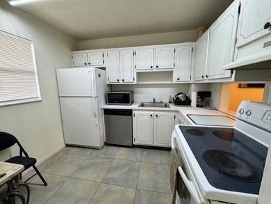 Price reduced for a quick sale! Beautifully maintained 1BR / 1 - photo 4