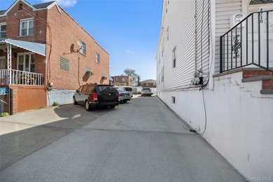 Spacious 2-Family Home on Double Lot - Central Air & Separate - photo 38