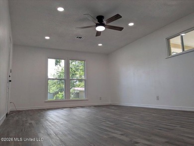 Must see! Absolutely everything in this stunning 4-bedroom - photo 9