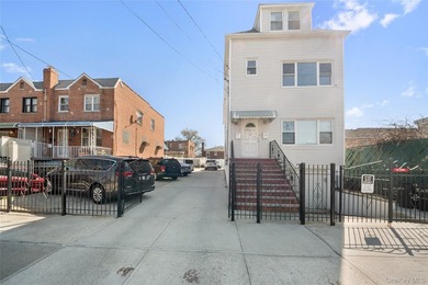 Spacious 2-Family Home on Double Lot - Central Air & Separate - photo 39