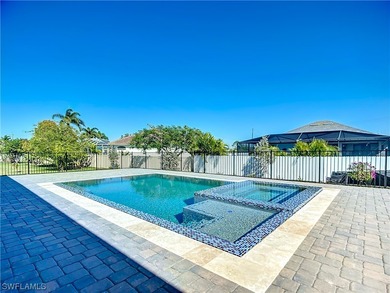 This luxury model home provides over 2,600 SQFT of living space - photo 47