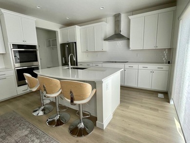 Beautiful Home in Orem - this Hemingway plan features an - photo 8