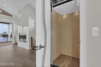 Experience the ultimate Surf City waterfront lifestyle at 113