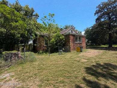 Investor Special in Murray Hill Heights! CASH ONLY! Must sign - photo 3