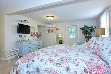Stunning Colonial in Desirable Briggs Farm - Minutes from the - photo 11