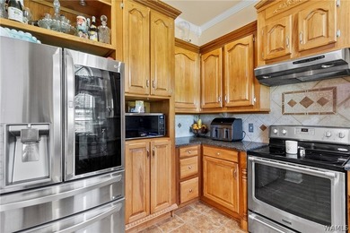 Welcome to this stunning 4-bedroom, 3-bathroom home designed for - photo 12