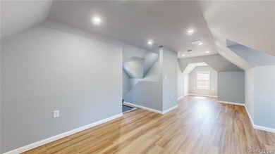 Beautiful Legal Two-Family Home, Also Works Seamlessly As A - photo 27