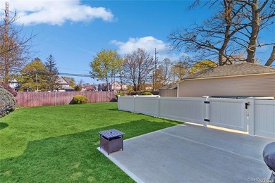 Beautiful Legal Two-Family Home, Also Works Seamlessly As A - photo 30