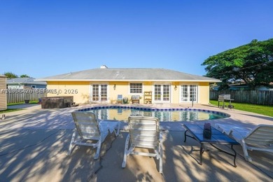 Your peaceful Port St. Lucie retreat. This 3-bedroom, 2-bath - photo 8
