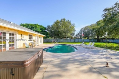 Your peaceful Port St. Lucie retreat. This 3-bedroom, 2-bath - photo 10