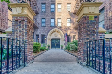 This renovated move in ready 2 bedroom, 2 bath is one of the - photo 2