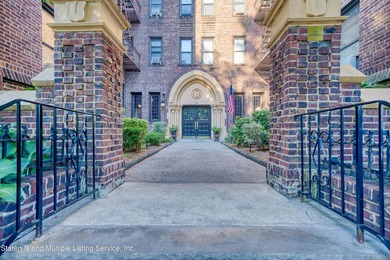 This renovated move in ready 2 bedroom, 2 bath is one of the - photo 3