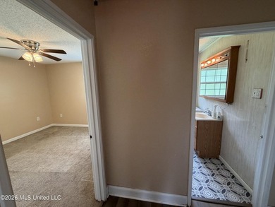 Welcome to this super charming 2 bedroom, 1 bath cottage - photo 6