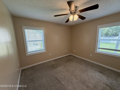 Welcome to this super charming 2 bedroom, 1 bath cottage - photo 7