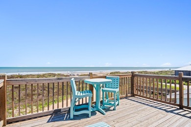 Crandall's Cottage is a treasured home located on the beach with - photo 2