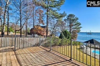 Beautiful lake-front estate. Multi-generational home with lower - photo 12