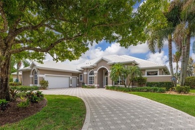 Elegant Monarch Country Club estate on a premier lot with water - photo 14