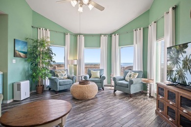 Crandall's Cottage is a treasured home located on the beach with - photo 6