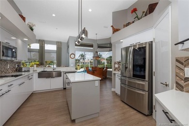 Elegant Monarch Country Club estate on a premier lot with water - photo 19