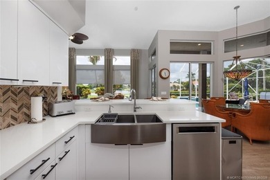 Elegant Monarch Country Club estate on a premier lot with water - photo 24