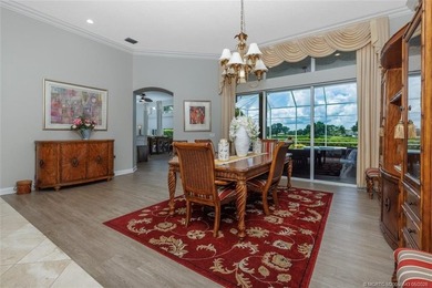 Elegant Monarch Country Club estate on a premier lot with water - photo 29