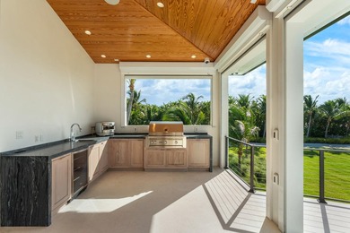 A private sanctuary of coastal sophistication, The Oasis offers - photo 32