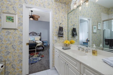 Elegant Monarch Country Club estate on a premier lot with water - photo 40
