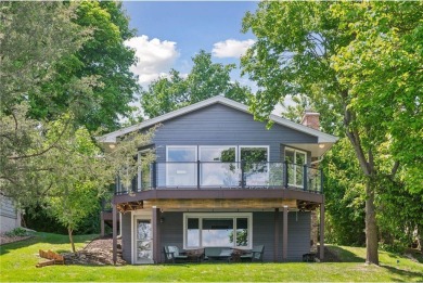 Lake Home Sale Pending in Orono, Minnesota
