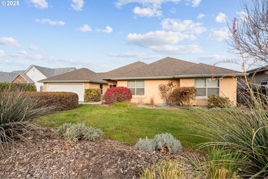 (private lake, pond, coastal) Home Active Under Contract in Umatilla Oregon