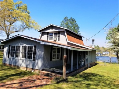 Lake Home Off Market in Summerton, South Carolina