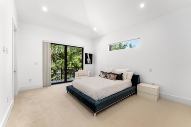 A private sanctuary of coastal sophistication, The Oasis offers - photo 43