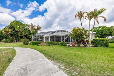 Elegant Monarch Country Club estate on a premier lot with water - photo 50