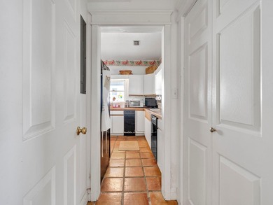 Discover this charming 4 bedroom/ 3.5 bath Florida beach-style - photo 5