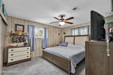 Charming 2-bedroom, 1-bath cottage in the highly sought-after - photo 7