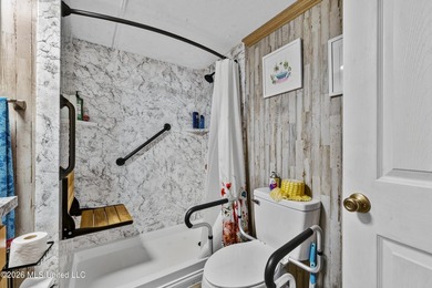 Charming 2-bedroom, 1-bath cottage in the highly sought-after - photo 9