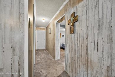 Charming 2-bedroom, 1-bath cottage in the highly sought-after - photo 10