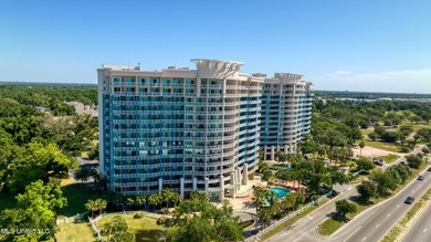 Beautifully furnished coastal condo with stunning views and - photo 1