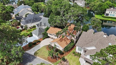 Welcome to *The Tree House* - a truly one-of-a-kind home nestled - photo 3