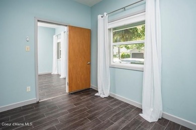 CHARMING DOWNTOWN COEUR D'ALENE BUNGALOW...Enjoy the best of - photo 13