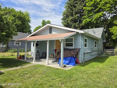 CHARMING DOWNTOWN COEUR D'ALENE BUNGALOW...Enjoy the best of - photo 17