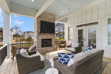 This expansive six-bedroom, six-bathroom estate in The Peninsula - photo 21