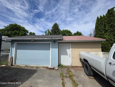 CHARMING DOWNTOWN COEUR D'ALENE BUNGALOW...Enjoy the best of - photo 22