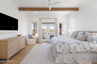 This expansive six-bedroom, six-bathroom estate in The Peninsula - photo 24