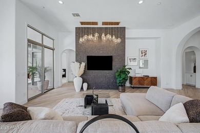 Stunning Remodeled Home Situated on a prime lot in Halcon at - photo 8