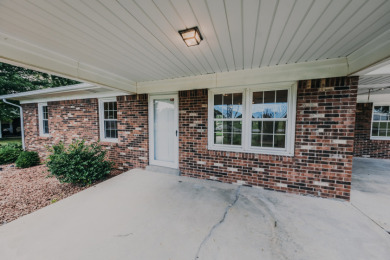 Charming 3br brick ranch. - Lake Home For Sale in Irvington, Kentucky