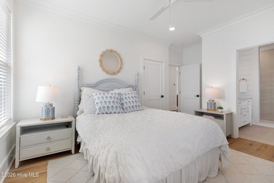This expansive six-bedroom, six-bathroom estate in The Peninsula - photo 33