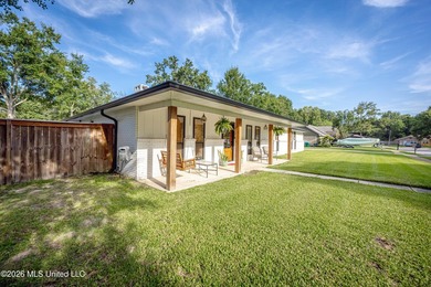 Beautifully maintained, move-in ready home situated on a - photo 3