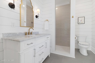 This expansive six-bedroom, six-bathroom estate in The Peninsula - photo 35