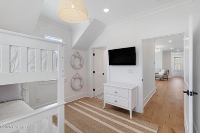 This expansive six-bedroom, six-bathroom estate in The Peninsula - photo 37