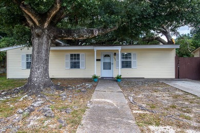 COTTAGE-STYLE, FULLY FURNISHED, MOVE-IN-READY! 3 bedroom, 1 bath - photo 1